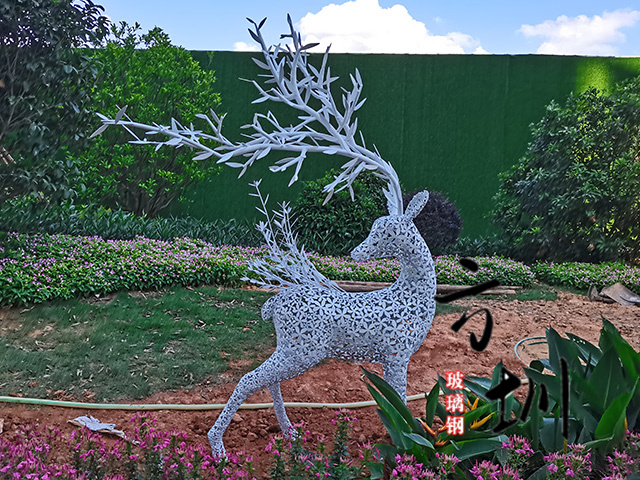 镂空铁艺小区梅花鹿雕塑